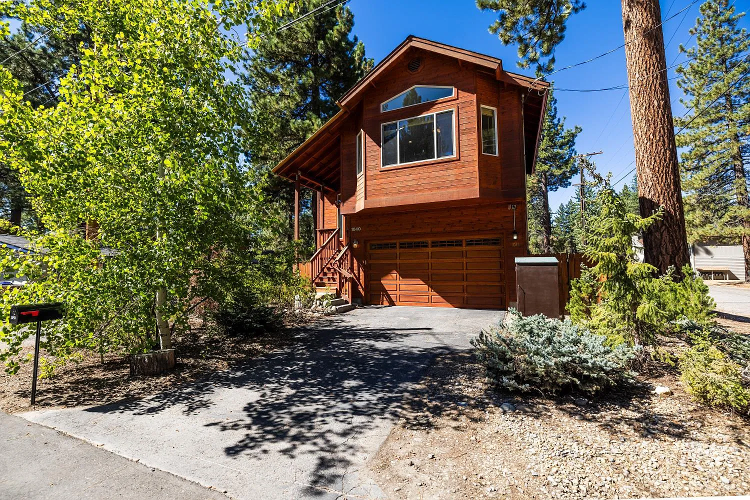 1040 Truckee Dr photo 1