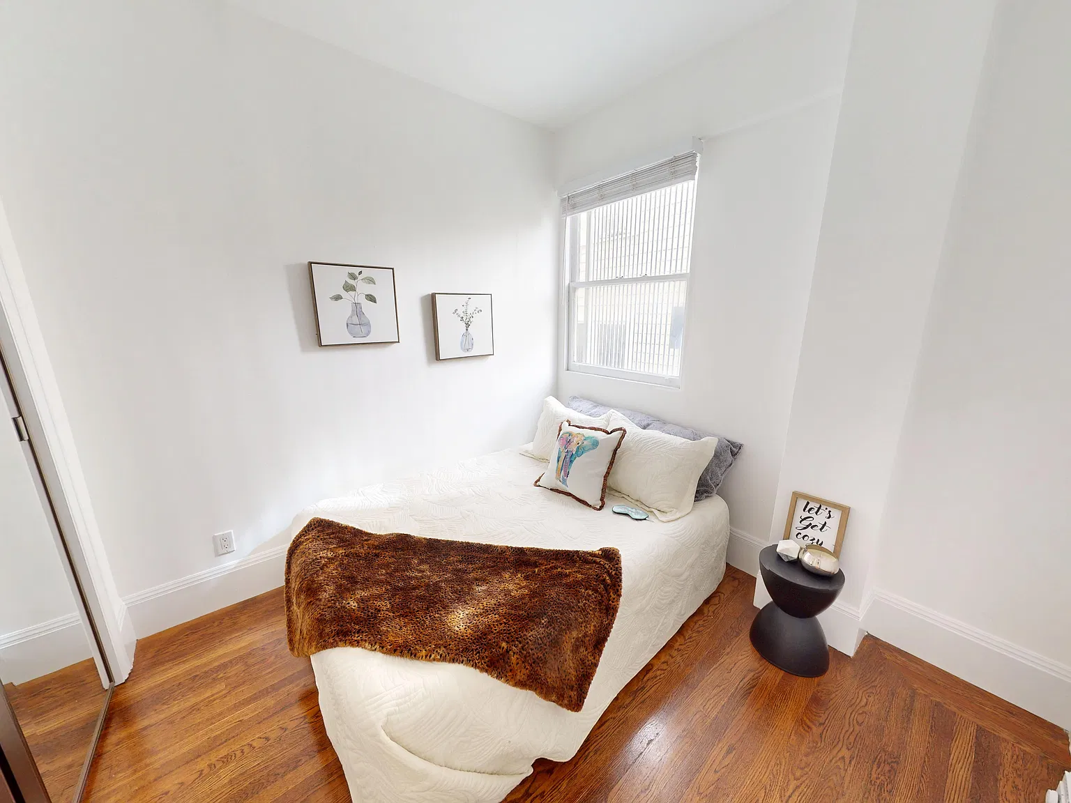 1520 Gough Street — Photo 2