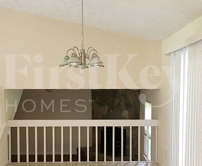 3090 Meadowview Ln — Photo 4