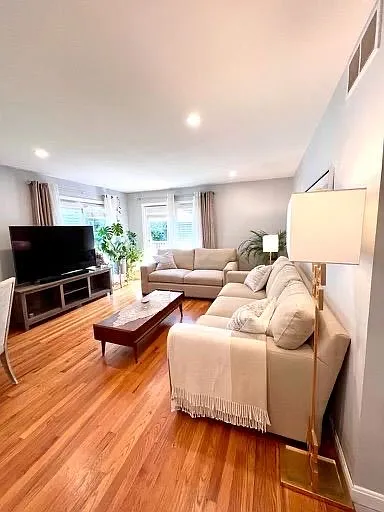 8 Kennedy Dr — Photo 5
