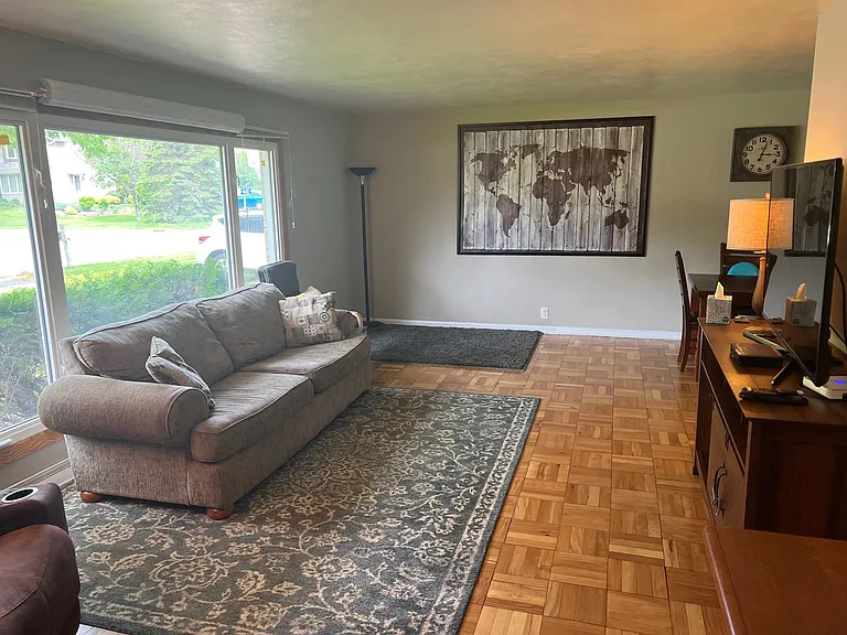 519 W Fransee Ln — Photo 5