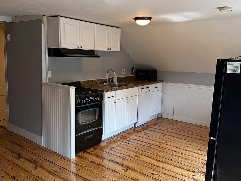 76 Locust St #3 — Photo 10
