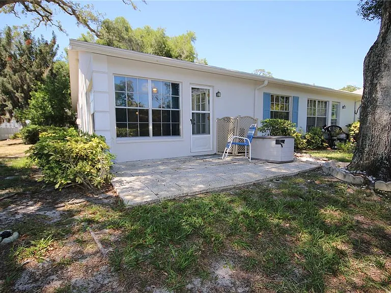 1535 Nursery Rd #403 — Photo 4