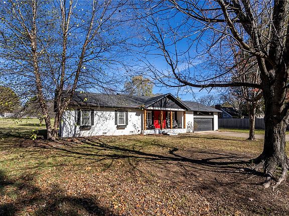 3rd image of 2175 W Villa View Dr