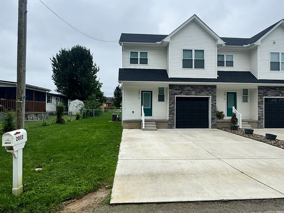 2016 Cherry St