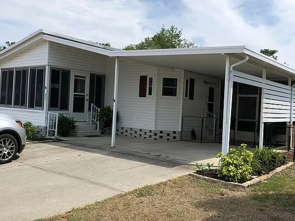 377 Camellia Dr, Fruitland Park, FL 34731