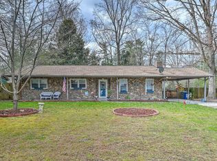 1223 Riford Rd, Hendersonville, NC 28792