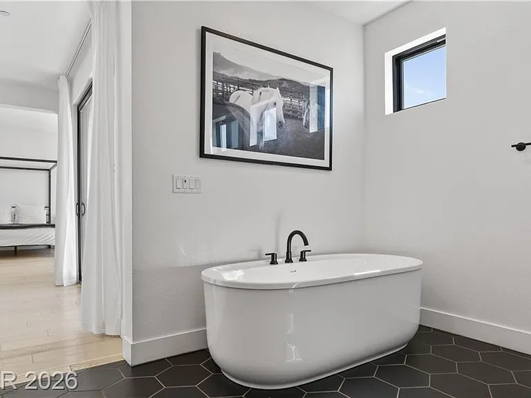 12637 Penfield Ave — Photo 28