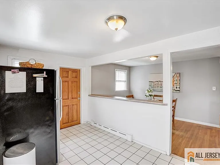 52 Saint Ann St #2-F — Photo 19