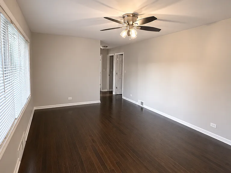 51 S Seymour Ave — Photo 6