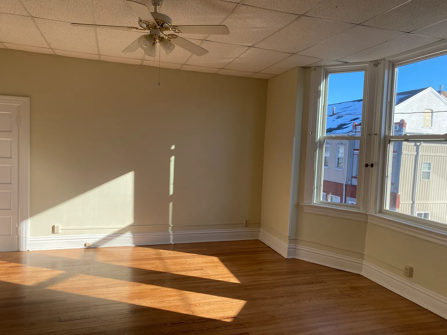 3 bed, 1200 sqft, $1,250 — Photo 3