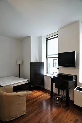 Rented by Renetta Real Estate | media 54