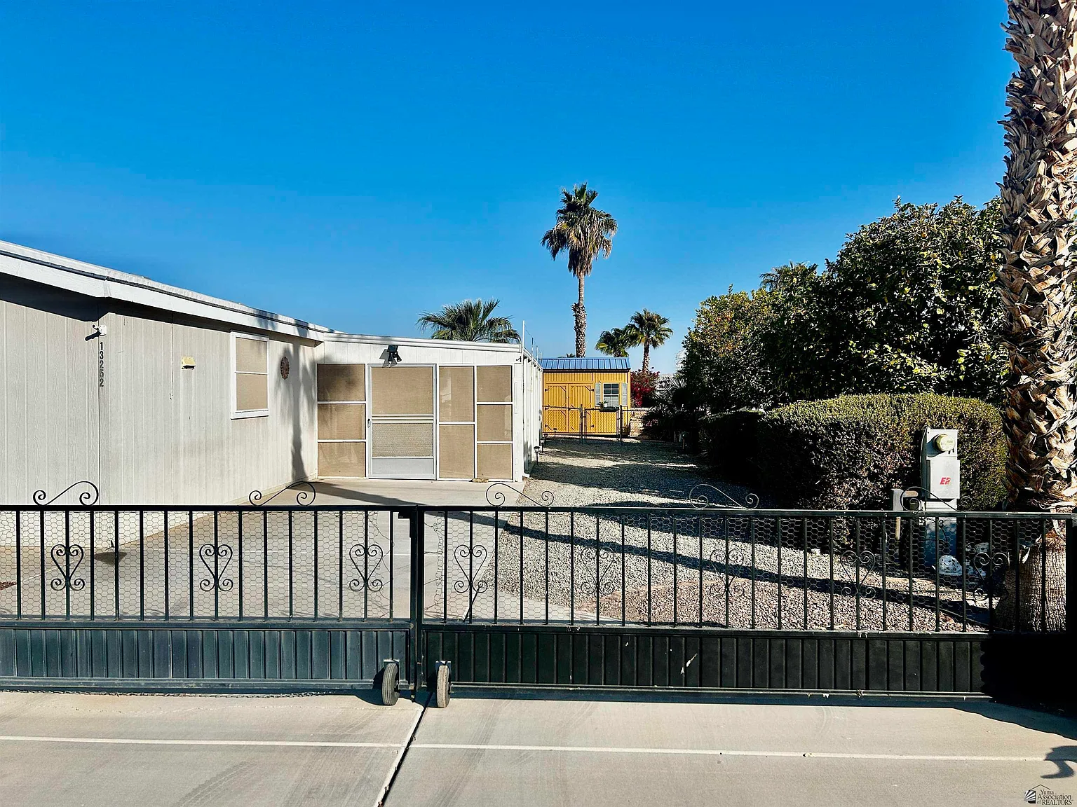 3 bed, 2.0 bath, 1596 sqft, $1,550 — Photo 2