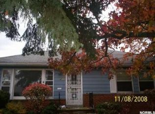 4511 E Frontenac Dr, Warrensville Heights, OH
