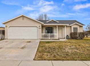 2120 S Plateau Dr, Nampa, ID 83686