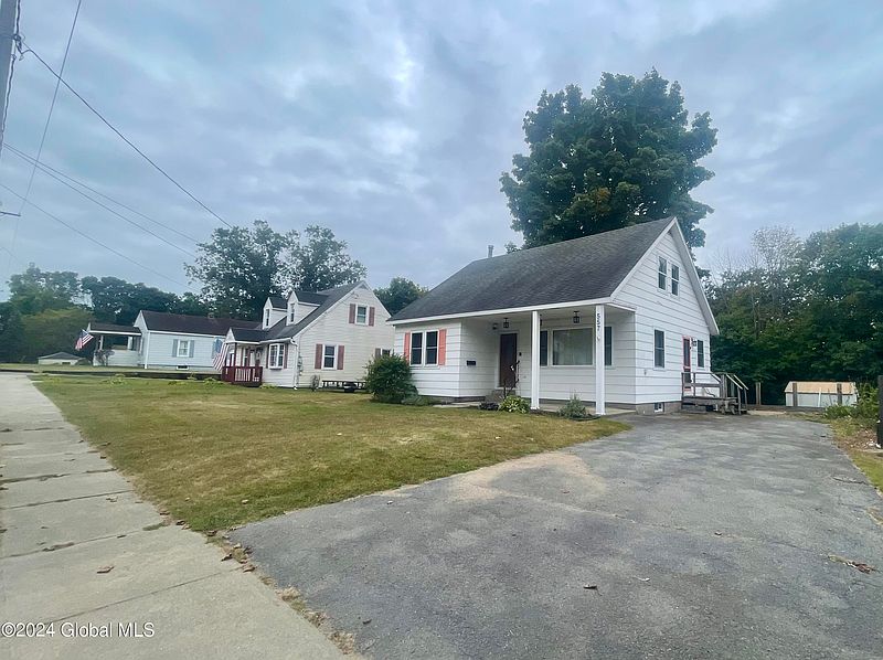 2nd image of 557 Lower Allen Street