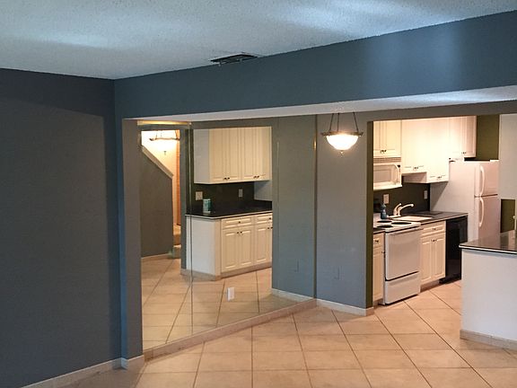 2nd image of 124 115th Ave N #124