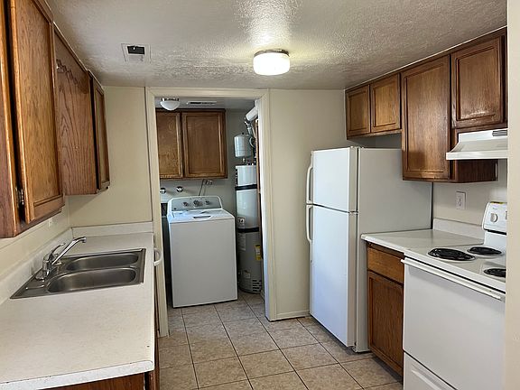 3rd image of 804 Ortiz Dr SE APT 3