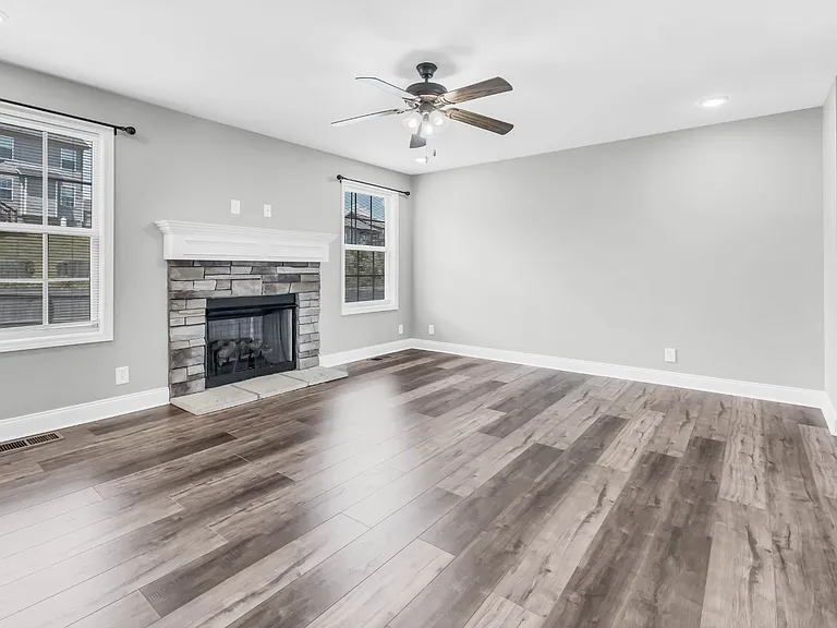 843 Crestone Ln — Photo 9