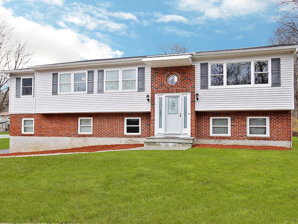 1st image of 2831 Fox Hall St