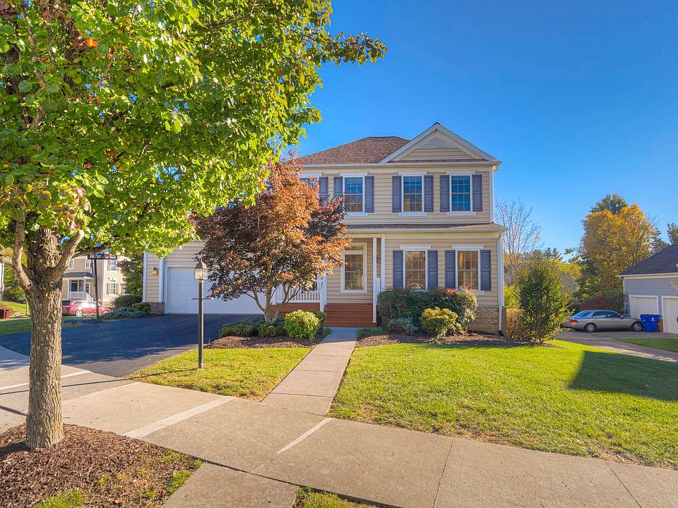 1st image of 1122 Brook Cir