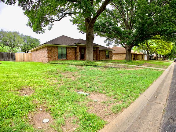 3rd image of 3418 Cedarhill Dr