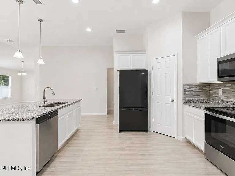6117 Patriots Landing Ln — Photo 9
