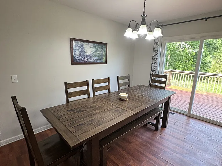 105 Larkins Dr — Photo 7