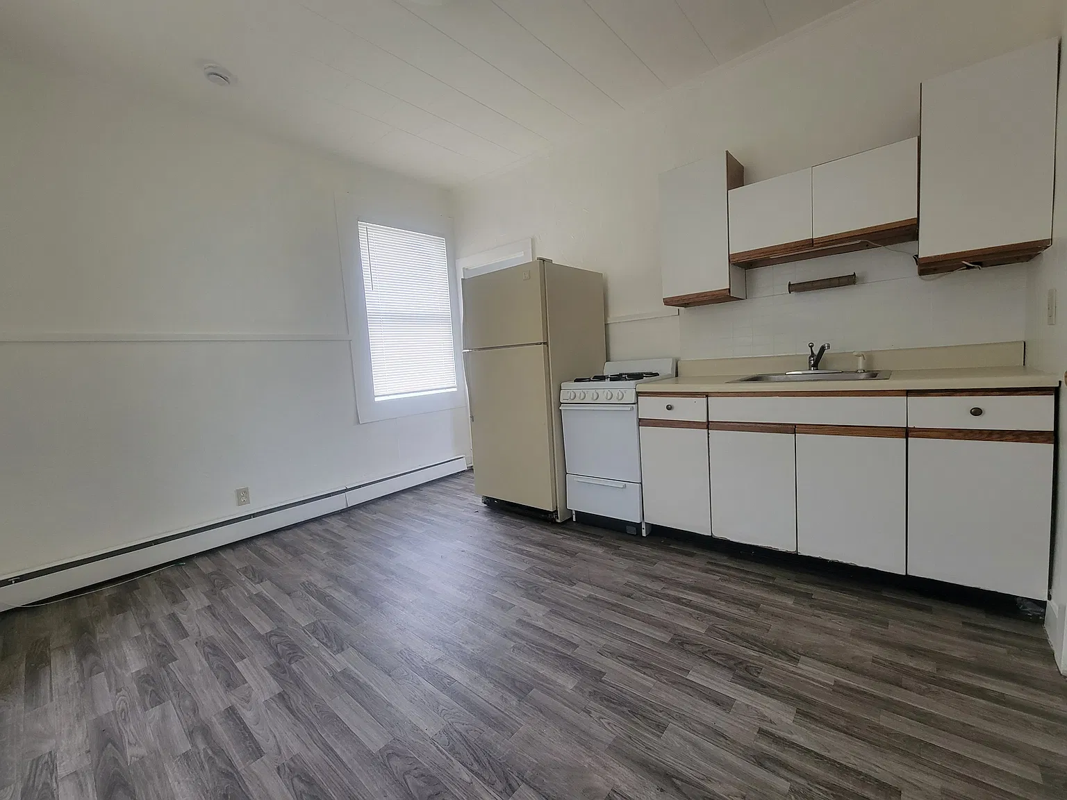 Studio, 400 sqft, $1,450 — Photo 3