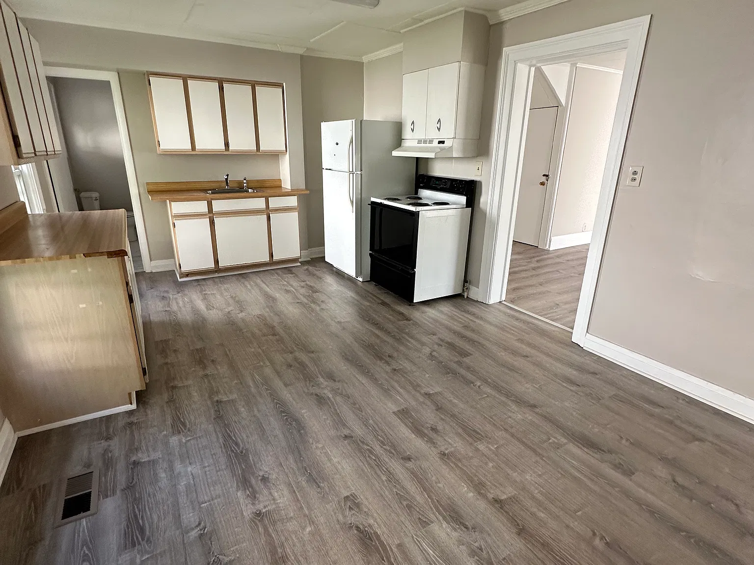 2 bed, $1,200 — Photo 2