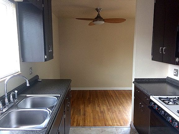 5th image of 1055 S Dale Ct