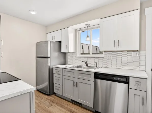 221 Chestnut St #D3, Windsor, CO 80550