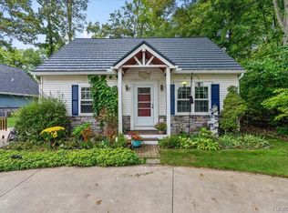 1197 Chemung Dr, Howell, MI 48843