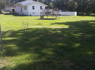 206 N Broad St, Mount Auburn, IL 62547