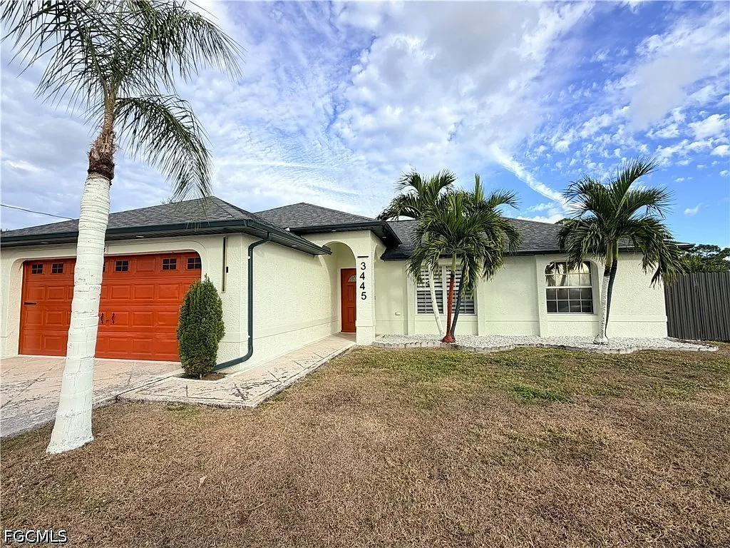 3 bed, 2.0 bath, 1305 sqft, $2,000 — Photo 1