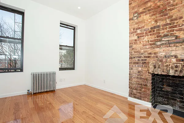 Rented by EXR | media 21