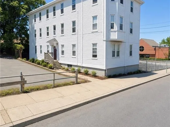 51 Brayton Ave #4, Providence, RI 02903