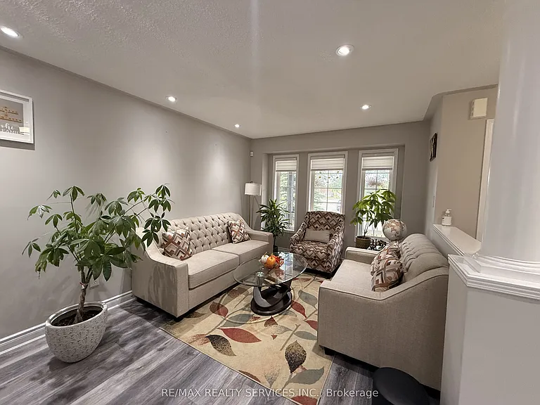 36 Burnt Elm Dr — Photo 6
