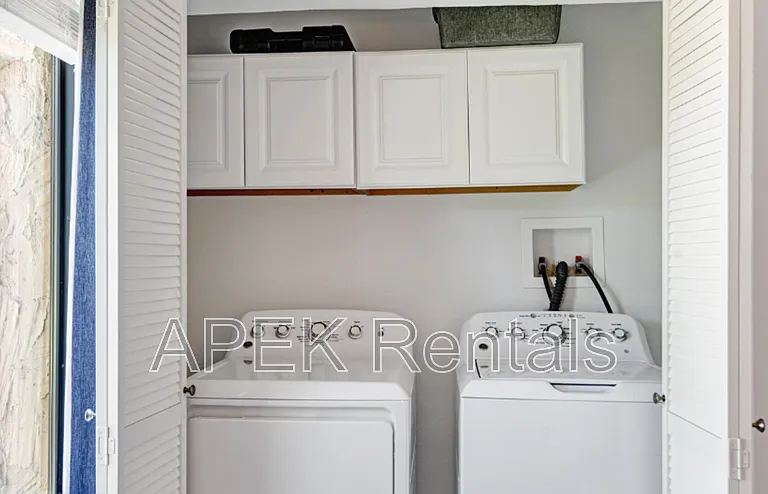 1050 E Ramon Rd — Photo 11