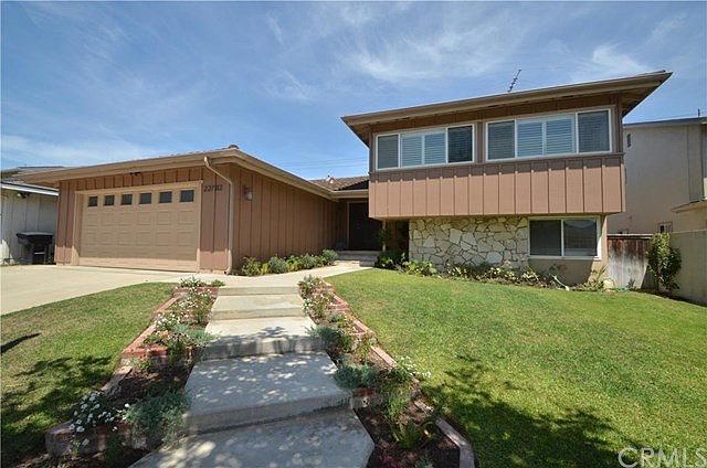 1st image of 22702 Juniper Ave