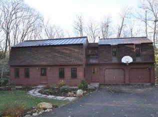 32 Leach Hill Rd, Goffstown, NH 03045