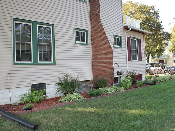 4th image of 414 E Amelia St