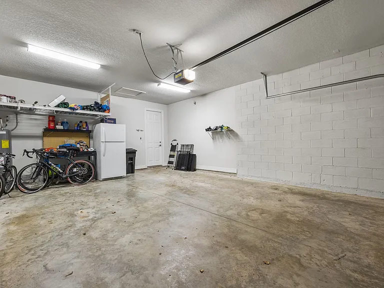 384 Los Alamos St — Photo 39