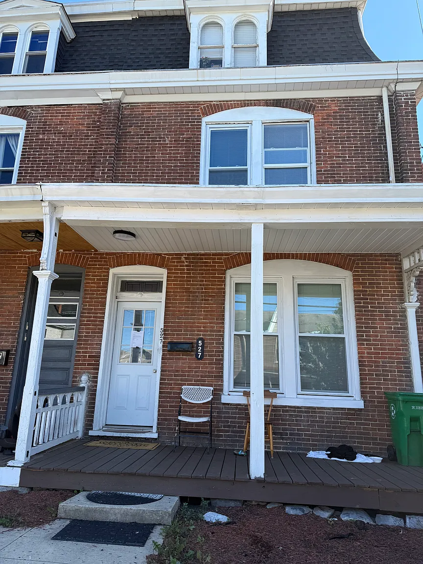 527 N West St photo 1