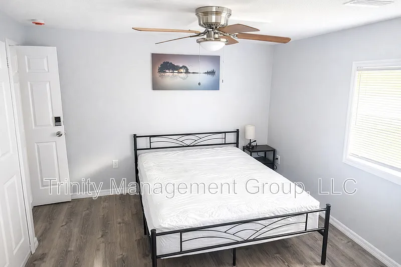 1 bed, 1.0 bath, 140 sqft, $1,104 — Photo 3