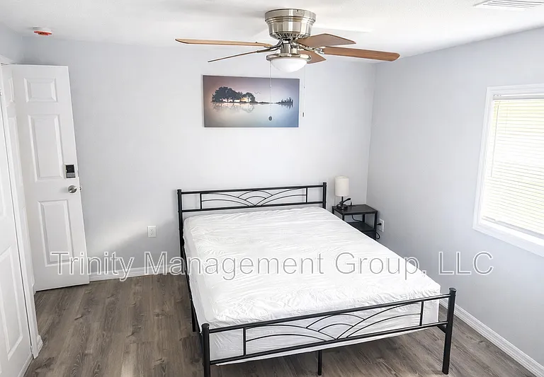 1509 Winding Way E #1 — Photo 3
