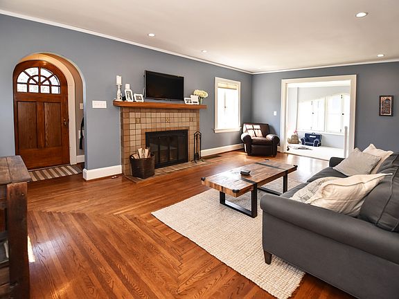 4th image of 3228 Glengyle Ave