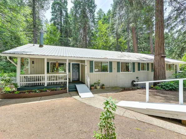2913 Viona Rd, Pollock Pines, CA 95726