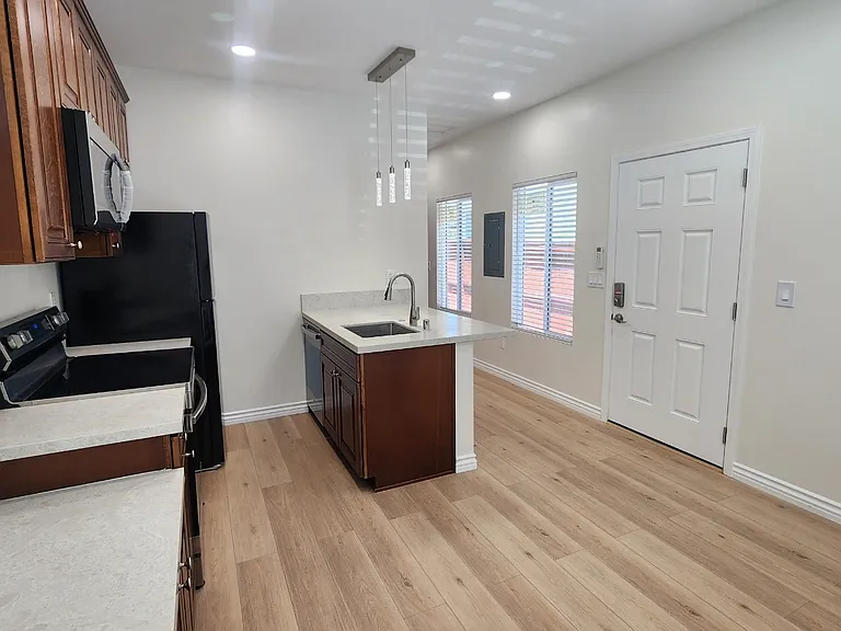 504 Peach Way #2 — Photo 5