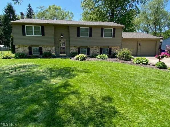 7748 Trefeathen Dr NE, Warren, OH 44484